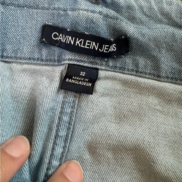 Calvin Klein High Rise Paperbag-Waist Jean Shorts - Picture 5 of 10